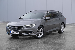 Opel insignia 2.0 125kw (2 foto / 13)