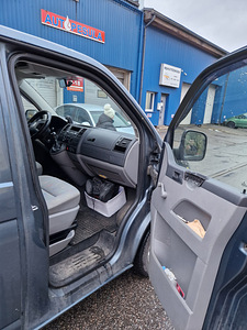 VOLKSWAGEN TRANSPORTER KOMBI (6 foto / 6)