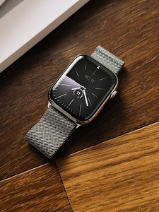 Apple Watch Series 8, 45mm, Stainless Steel Silver GPS + Cel (1 foto / 3)