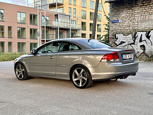 Volvo C70 2.4 D5 132kw Summum (7 foto / 12)