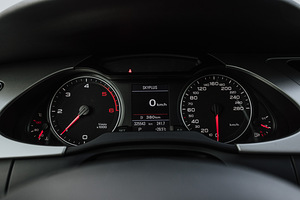 Audi A4 Avant 2.0TDI 105KW 2010 (6 foto / 12)