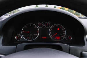 Audi A6 1.9TDI 81kw (11 foto / 12)