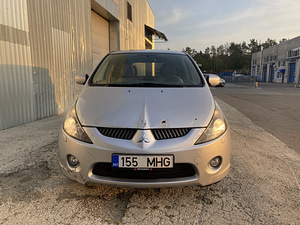Mitsubishi Grandis 2005 (5 foto / 10)