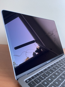 Macbook Air 13” M1 2020 GARANTIIGA (3 foto / 8)