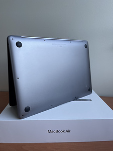 Macbook Air 13” M1 2020 GARANTIIGA (5 foto / 8)