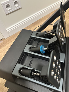 Logitech G PRO Racing wheel 11Nm + PRO Racing Pedals (4 foto / 9)
