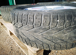 Müüa veljed koos rehvidega NISSAN (5 foto / 7)