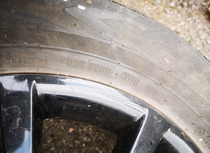 Müüa veljed koos rehvidega CHRYSLER (3 foto / 5)