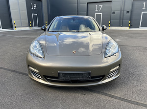Porsche Panamera komplektne esistange (1 foto / 2)