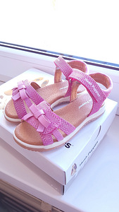 Uued Hush Puppies täisnahast sandaalid, suurus 25 - 15,5cm (1 foto / 3)