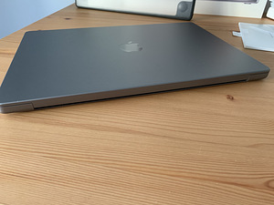 MacBook Pro 16" 2021 M1 PRO 10/16 16GB 512GB SSD - Nagu uus! (7 foto / 10)