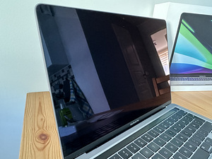 Apple MacBook Pro 13 2020 / M1 / 1TB SSD / 16GB RAM / 61 Cyc (2 foto / 10)