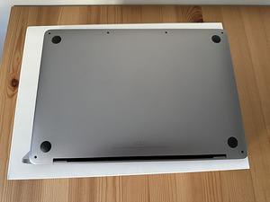 Apple MacBook Pro 13 2020 / M1 / 1TB SSD / 16GB RAM / 61 Cyc (8 foto / 10)