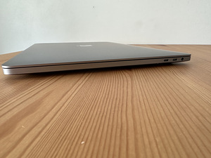 Apple MacBook Pro 16 /i9 9980HK 2.4GHz /16GB RAM /512 GB SSD (6 foto / 10)