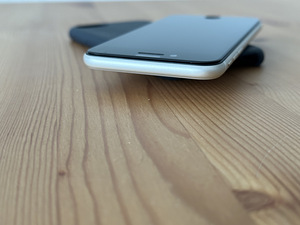 Apple iPhone SE 2022 64GB (3. põlvkond), Uueväärne! (5 foto / 9)