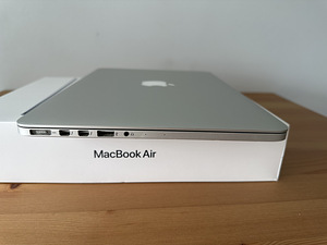 Apple MacBook Pro 13" 2013 / i5 2.4GHz / 4GB RAM / 128GB SSD (6 foto / 10)