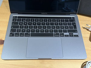 Apple MacBook Pro 13 2020/ M1 /512GB SSD /16GB RAM / 115 cyc (3 foto / 10)