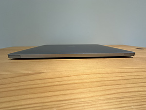 Apple MacBook Pro 13" 2017 / i5 2.3GHz / 8GB RAM / 128GB SSD (10 foto / 10)