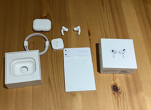 Originaal Apple AirPods Pro With Wireless Charging Case (1 foto / 7)