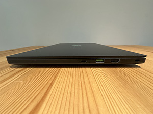Razer Blade 14 / RTX 3070 / Ryzen 9 5900HX / 165hz QHD (6 foto / 10)