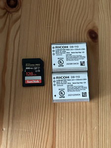 Ricoh GR IIIx, tehtud ainult 25 pilti! + 2 akut + 128GB SD (8 foto / 10)