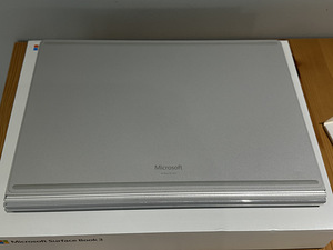 Microsoft Surface Book 3 13.5 (2000 x 3000), i7,16GB GTX1650 (5 foto / 10)