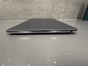 Lenovo Yoga Slim 7, Ryzen 7840S, 3K 90Hz OLED, 1TB SSD,16GB (5 foto / 9)