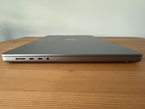 Apple MacBook Pro 16" 2021 | 32GB! | M1 PRO 10/16 |512GB SSD (6 foto / 10)