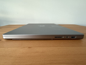 Apple MacBook Pro 16" 2021 | 32GB! | M1 PRO 10/16 |512GB SSD (7 foto / 10)