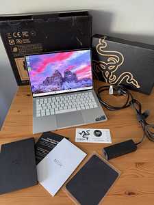 Razer Book 13 / i7-1165G7 / FHD Touch / 16GB RAM / 512GB SSD (1 foto / 10)
