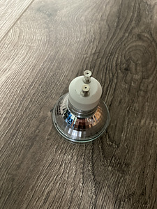 Pirn GU10 50W (4 foto / 4)