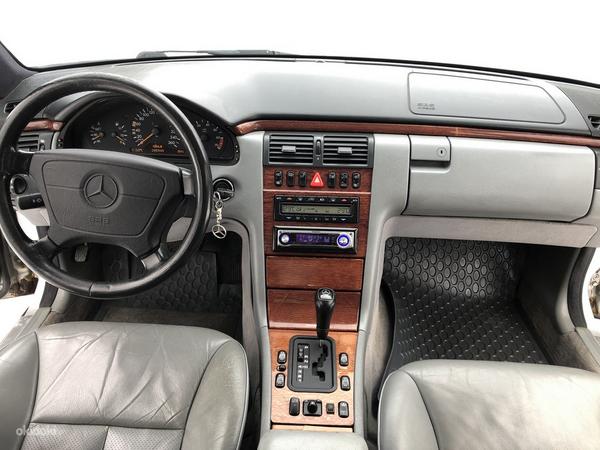 Mercedes-Benz E 280 4MATIC 2.8 150kW (foto #4)