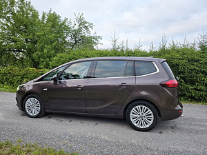 Opel Zafira Exclusive (2 foto / 15)
