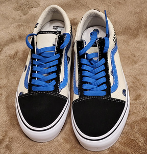 Vans, р.42, новый (2 фото из 4)