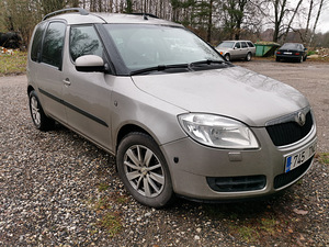 Skoda Roomster (3 фото из 8)