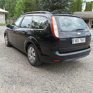 Ford Focus 2008 дизель. 2.0 (7 фото из 11)