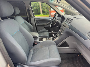 FORD S-MAX (8 фото из 10)