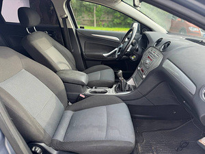 FORD MONDEO (6 foto / 8)