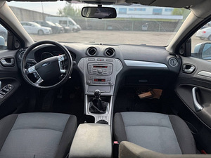 FORD MONDEO (7 foto / 8)