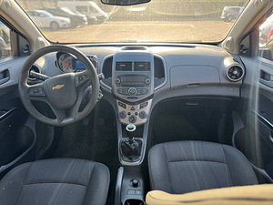 CHEVROLET AVEO (6 foto / 8)