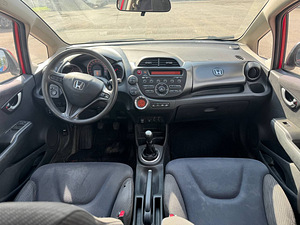 HONDA JAZZ (6 фото из 8)