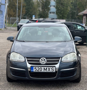 VOLKSWAGEN JETTA (2 фото из 8)
