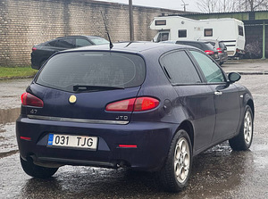 ALFA ROMEO 147 (4 foto / 8)