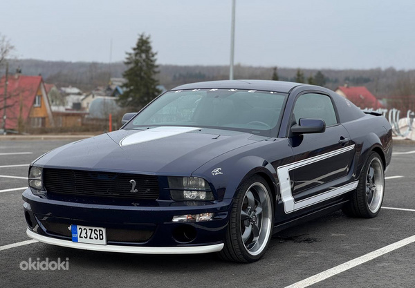 FORD MUSTANG