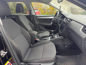 SKODA OCTAVIA (7 foto / 8)