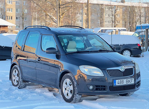 SKODA ROOMSTER (4 foto / 8)