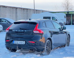 VOLVO V40 (5 фото из 8)
