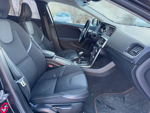 VOLVO V40 (7 фото из 8)