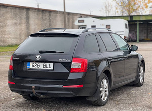 SKODA OCTAVIA (4 фото из 8)