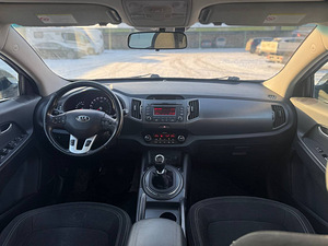 KIA SPORTAGE (6 foto / 9)